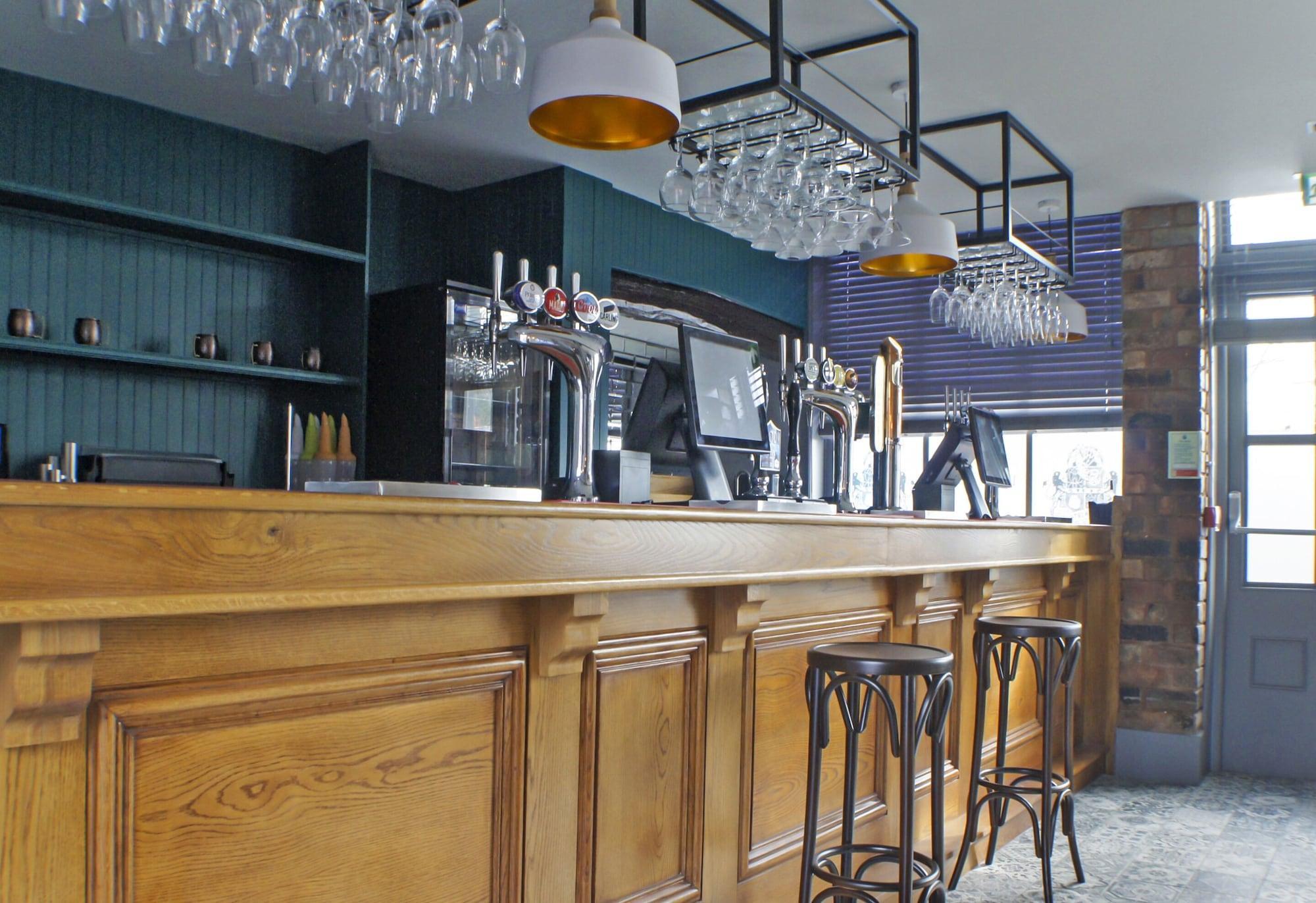 Oyo Tamworth Arms Boutique Pub & Hotel Exterior photo