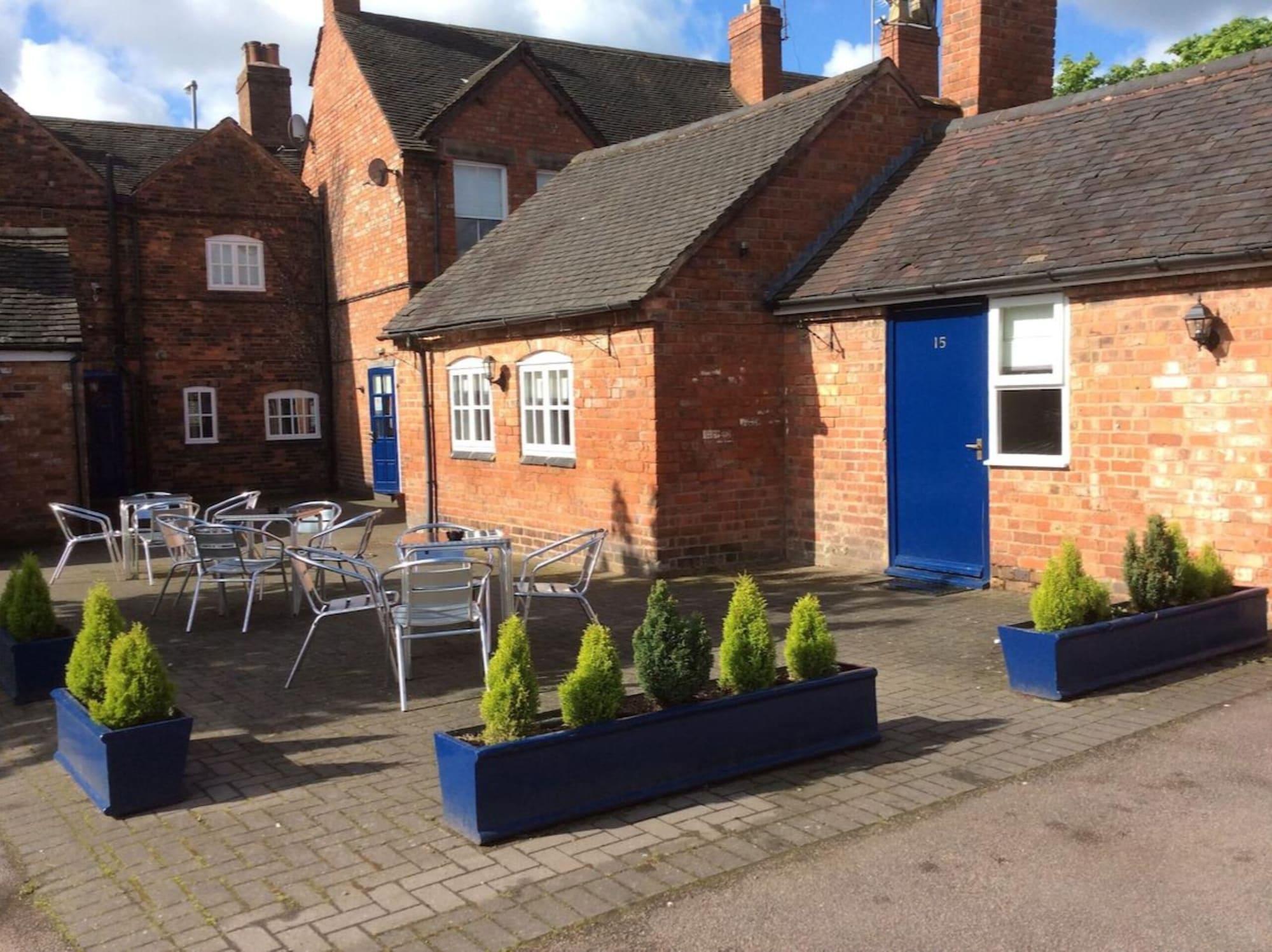 Oyo Tamworth Arms Boutique Pub & Hotel Exterior photo
