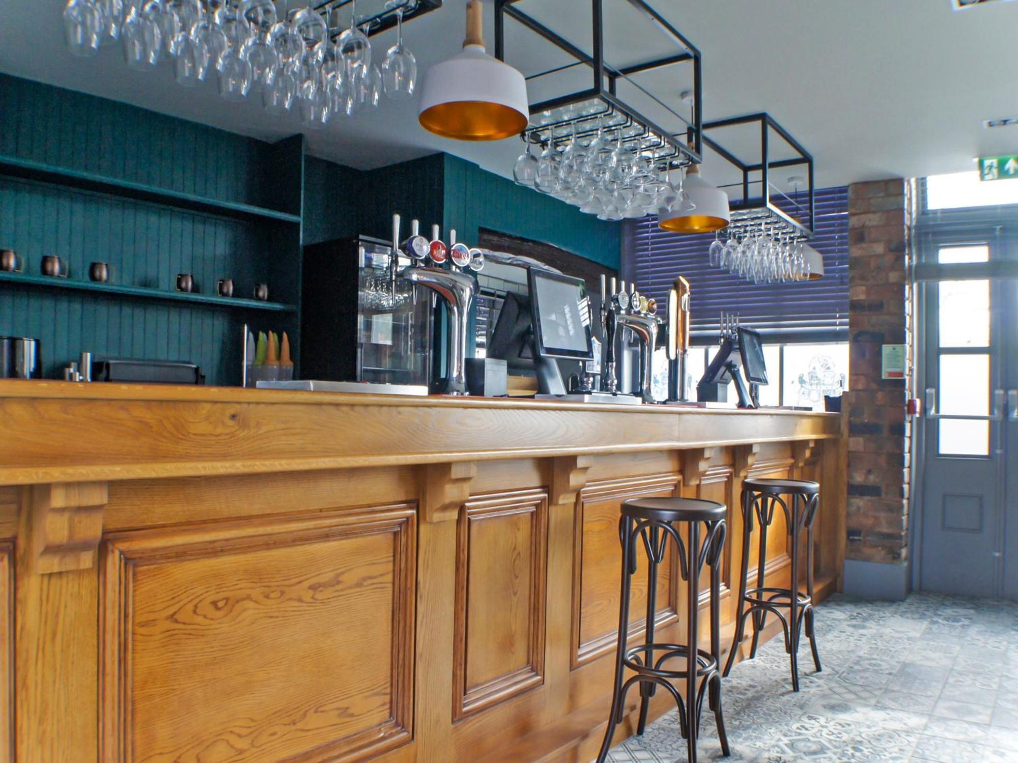 Oyo Tamworth Arms Boutique Pub & Hotel Exterior photo