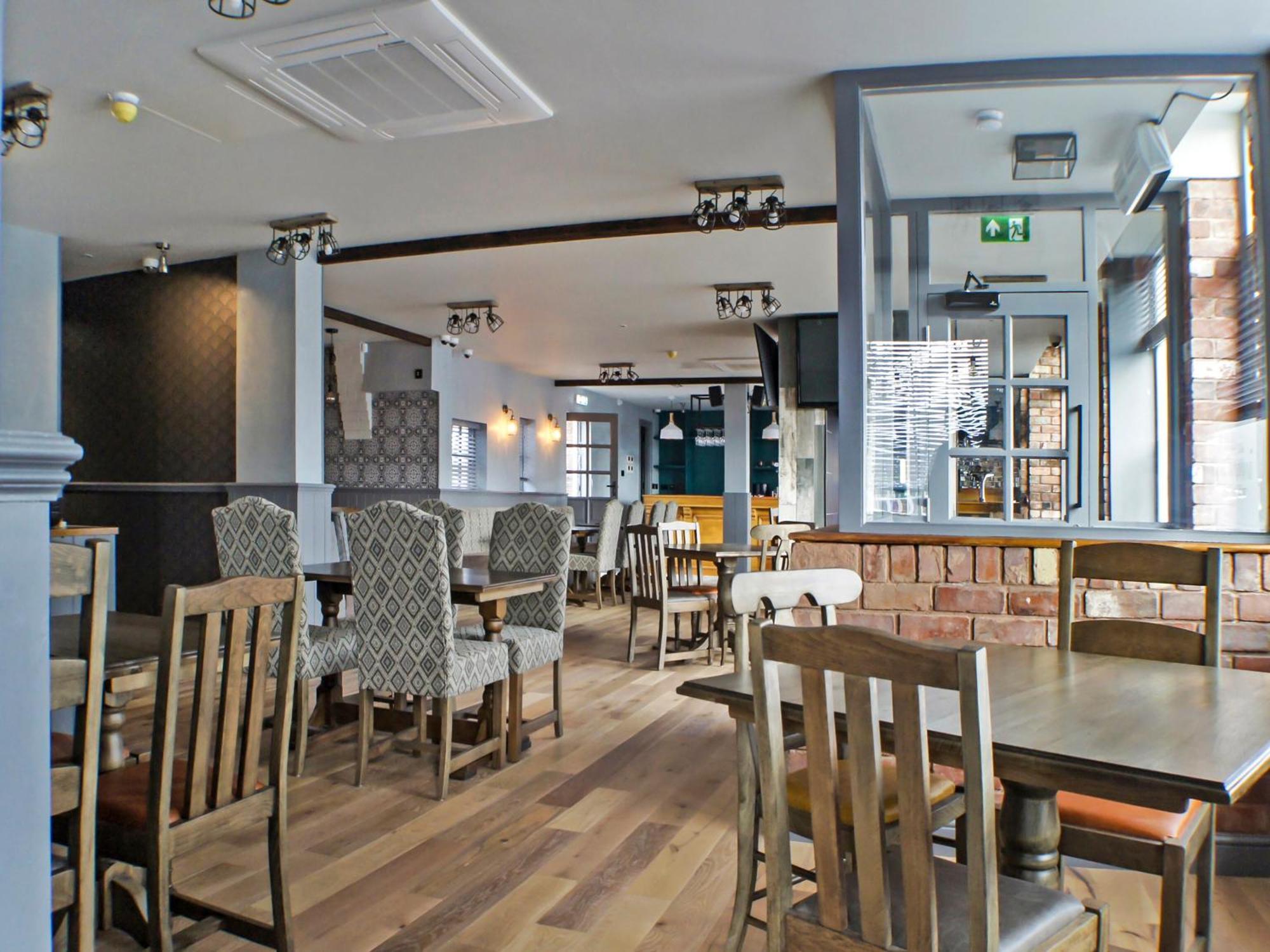 Oyo Tamworth Arms Boutique Pub & Hotel Exterior photo